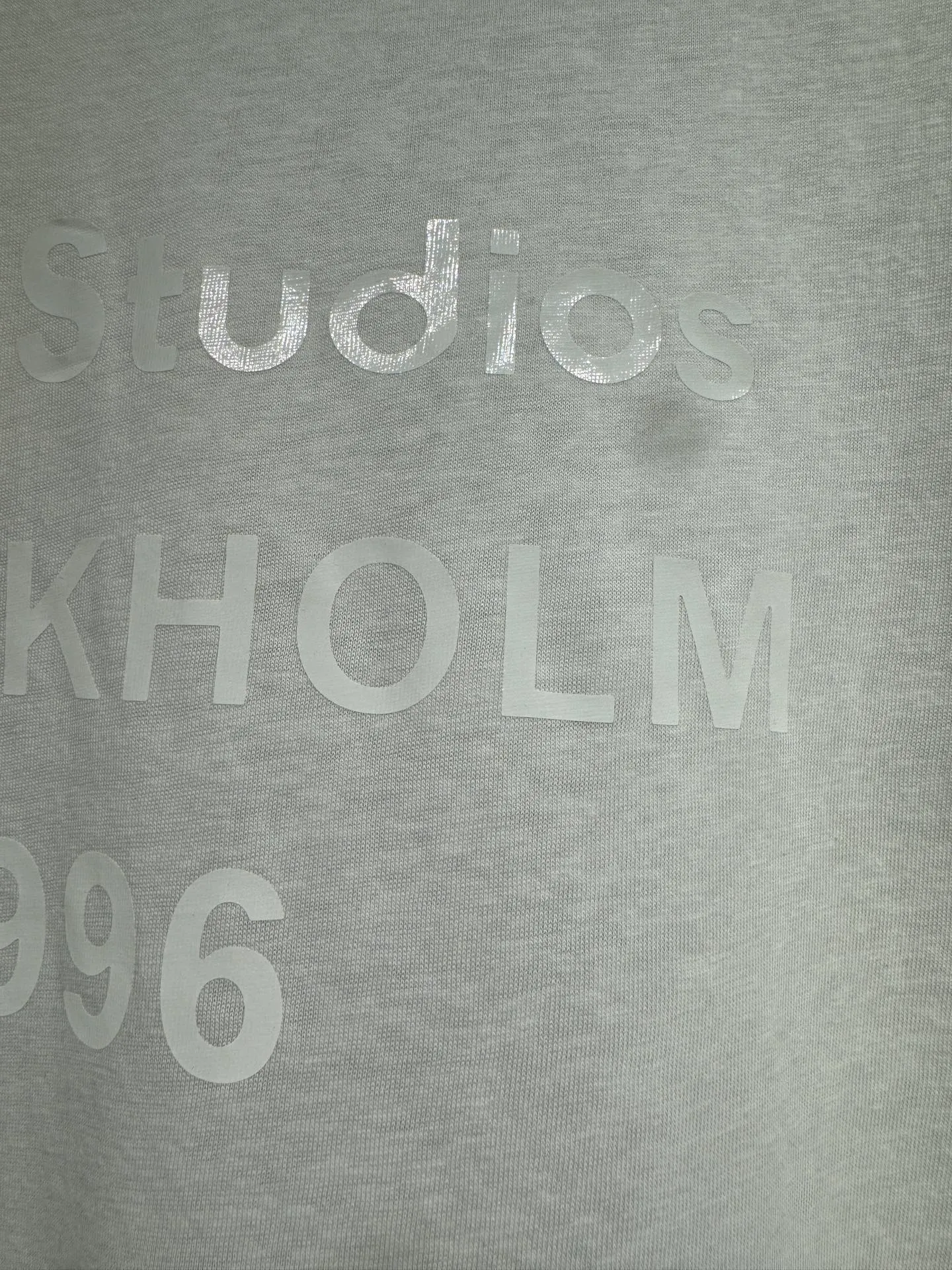 Acne Studios High Quality Classic Series minimalist dark printed logo, 26ss autumn and winter New Arrival new color, short-sleeved and long-sleeved bottoming shirt made by Acne, imported machine hot stamping process in the front and center, low-key and noble snowflake cotton fabric with slightly transparent texture, comfortable and Breathable. The short sleeves are refreshing and casual, and the long sleeves are suitable for layering. Round neck and loose version, regardless of body shape, same style for men and women. The wardrobe is always missing a basic white T Sizes: S M L XL